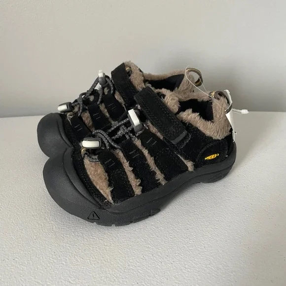Keen Newport Fur BigFoot Gold Youth Kids Waterproof Shoes Size 11 - Picture 2 of 9